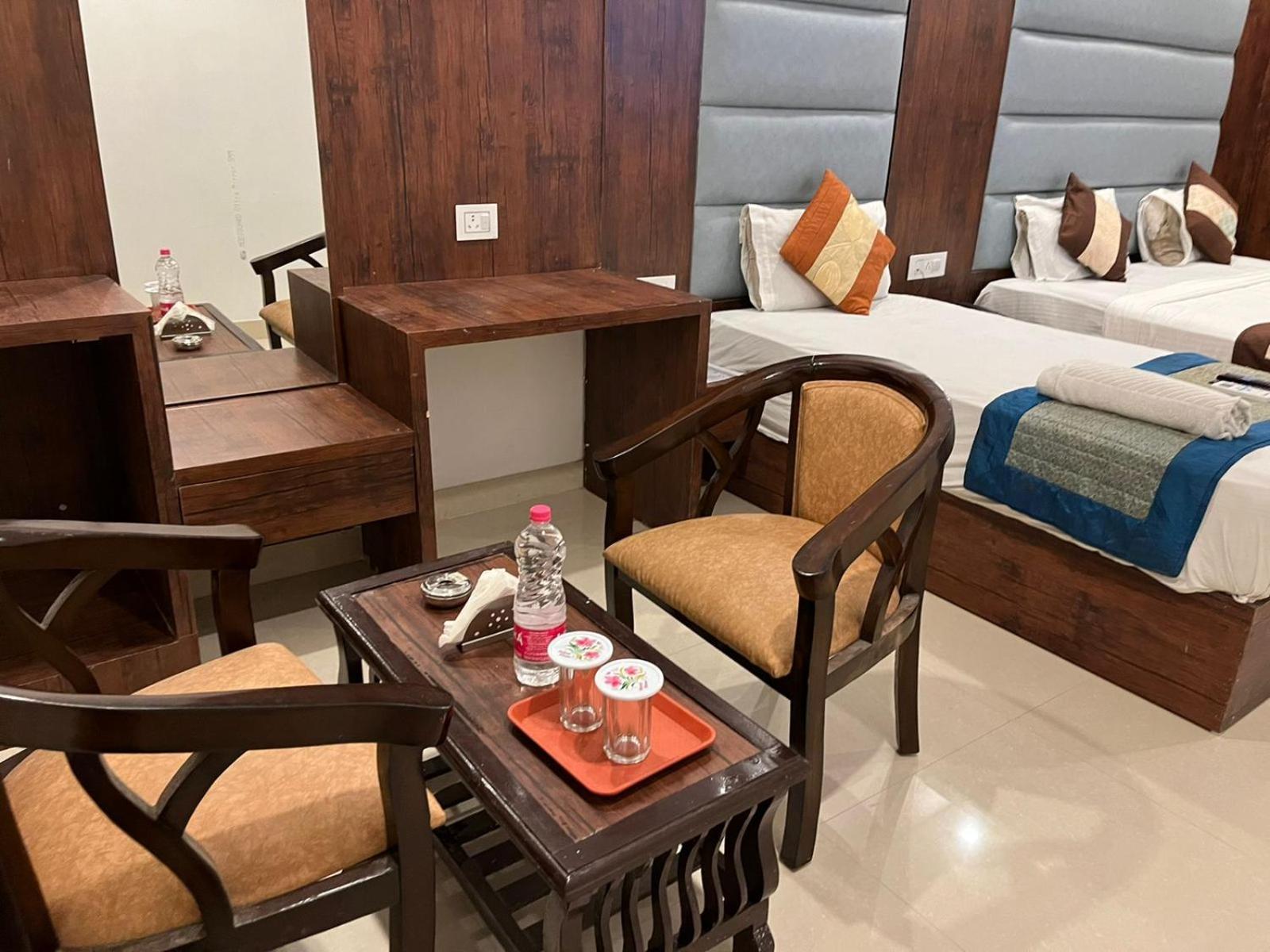 Bed & Breakfast Royal Near Delhi Airport Mahipalpur *